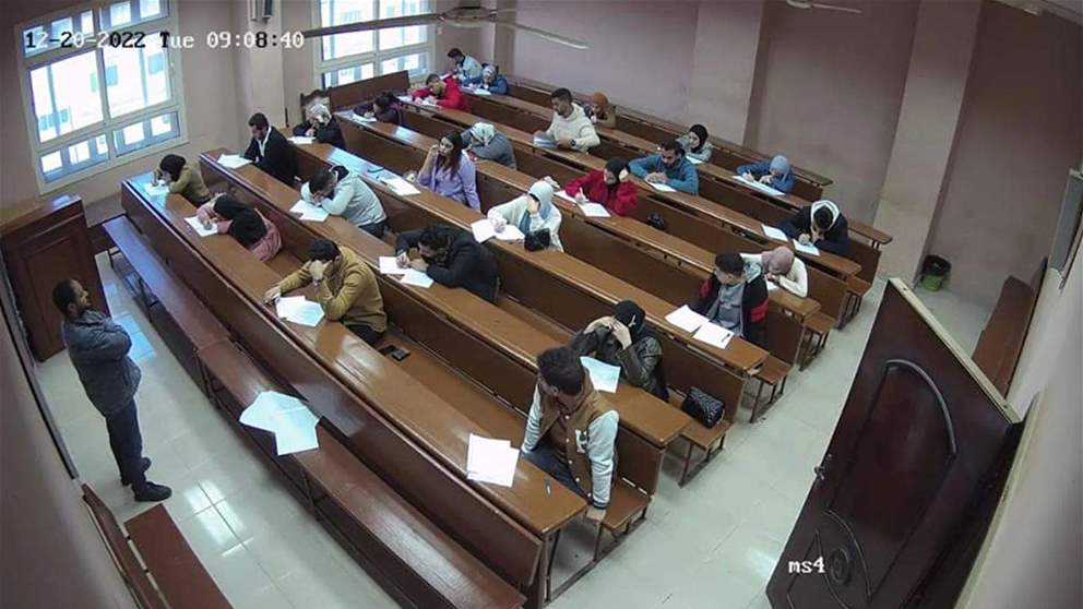 على طريقة الـVAR.. الكاميرات لضبط الغش بالامتحانات في مصر
