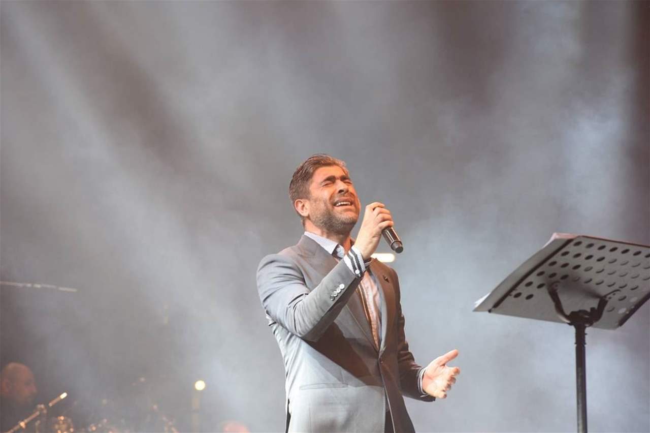 وائل كفوري ينضم الى اهالي مدينته زحلة في حفل اضاءة زينة الميلاد