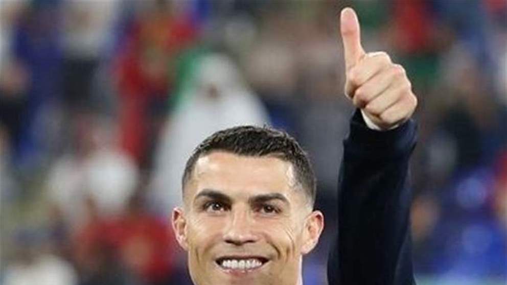 حساب الفيفا ينتقد رونالدو في تغريدات ثم يحذفها