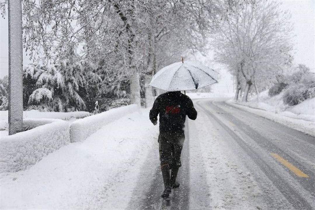   المنخفض الجوي يتعمق فوق لبنان.. أمطار طوفانية مع عواصف رعدية وثلوج على ارتفاع 1100 متر 