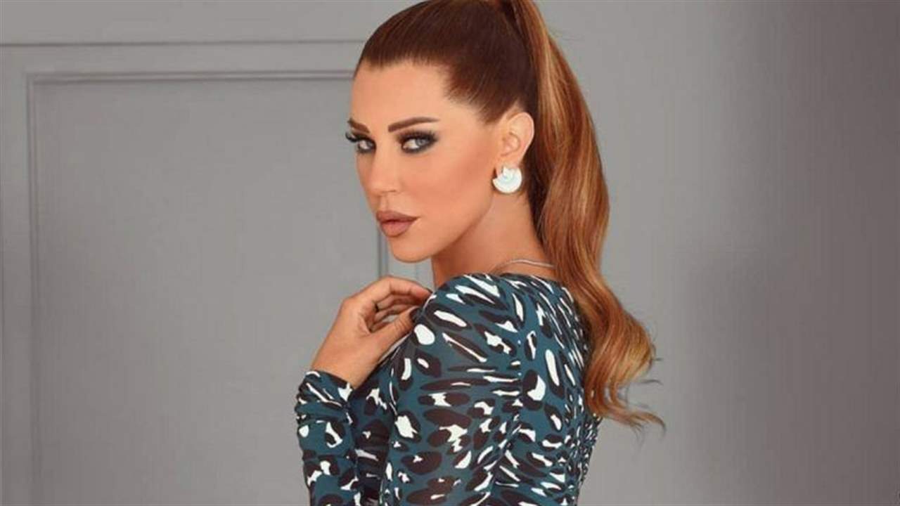 كارلا حداد تبكي على الهواء بسبب معاناة والدتها مع السرطان 