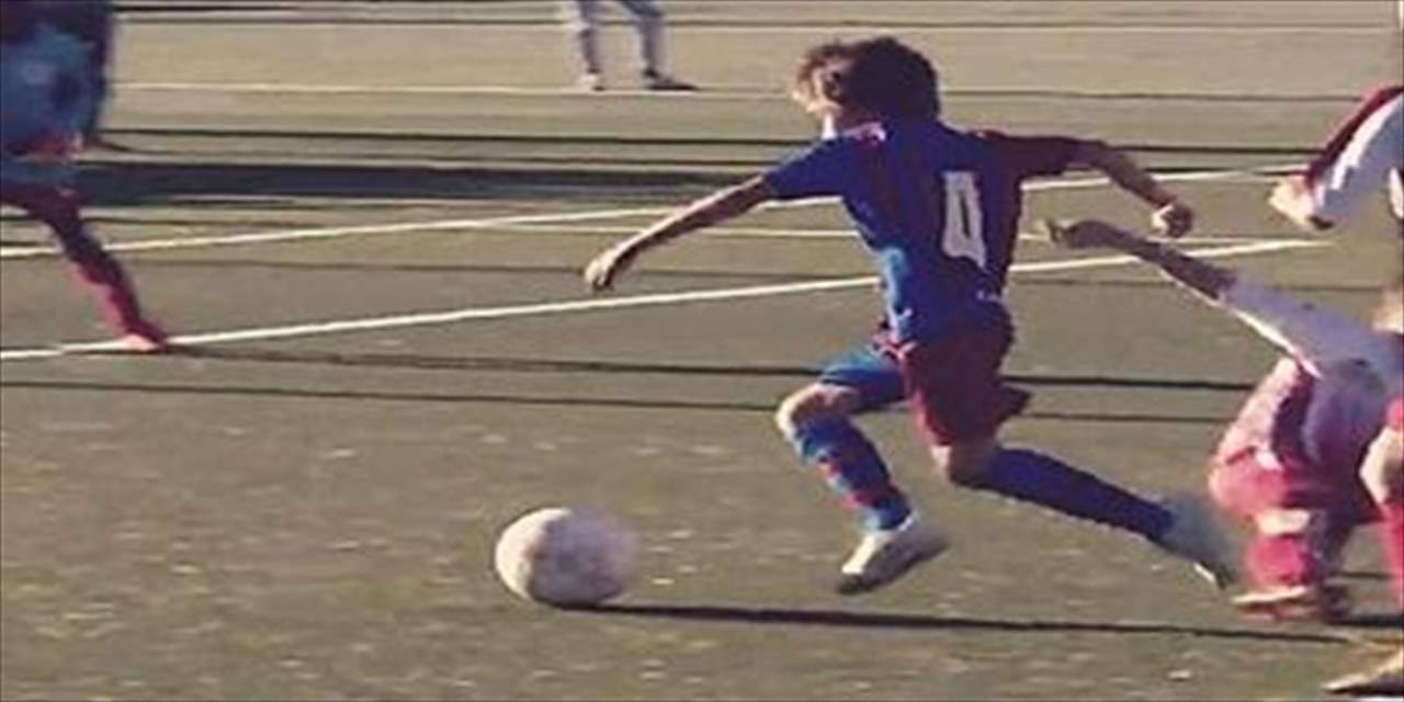 بالفيديو - بيدرو الصغير سجّل على طريقة ميسي