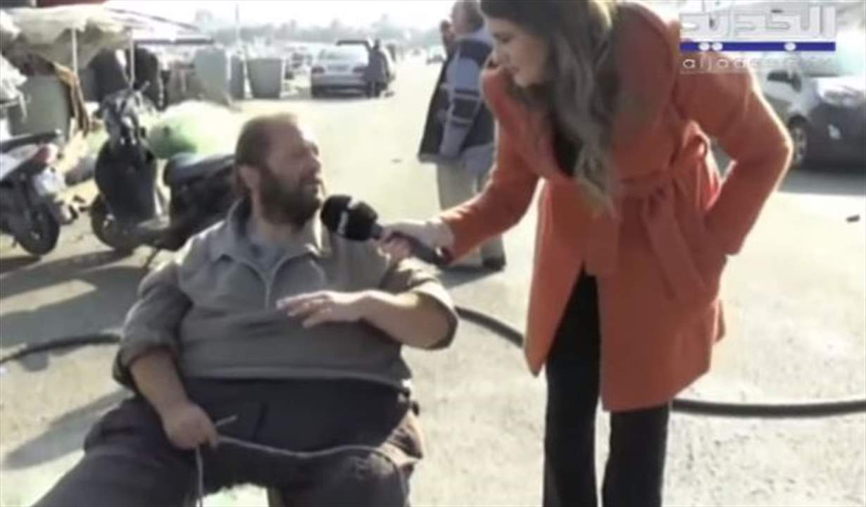 عبد الرحمن صياد سمك من الميناء في طرابلس ... "الجديد" قدمتلو هدية ضمن "خلي عينك عالجديد" كمساهمة بسيطة لمساعدته في هذه الظروف الصعبة 