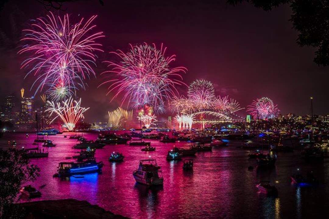  بالفيديو ـ العالم يحتفل بعام 2023 بعد تخفيف إجراءات وقيود كورونا 