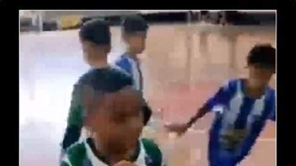 بالفيديو - طفل يخطف الأضواء في البرازيل .. وهذا هو السبب !!