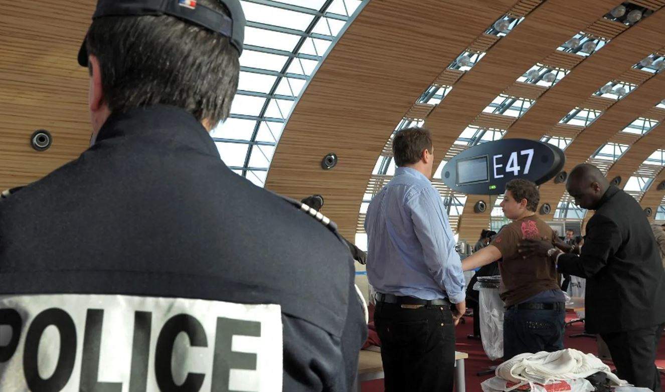 القبض على لاعب كرة قدم بحوزته 100 كغ من الكوكايين