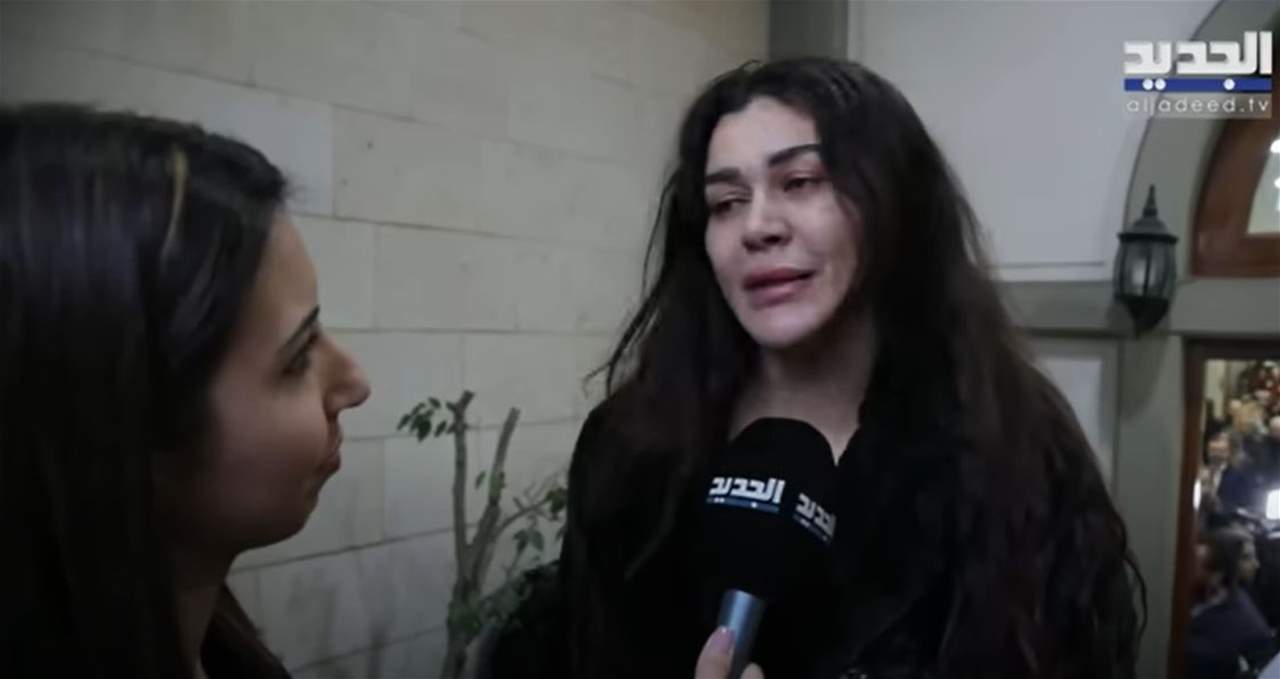 نادين الراسي تبكي بشدة في عزاء نجل جورج وسوف .. عابد فهد و رامي عياش و معين شريف يواسونه: الجرح كبير