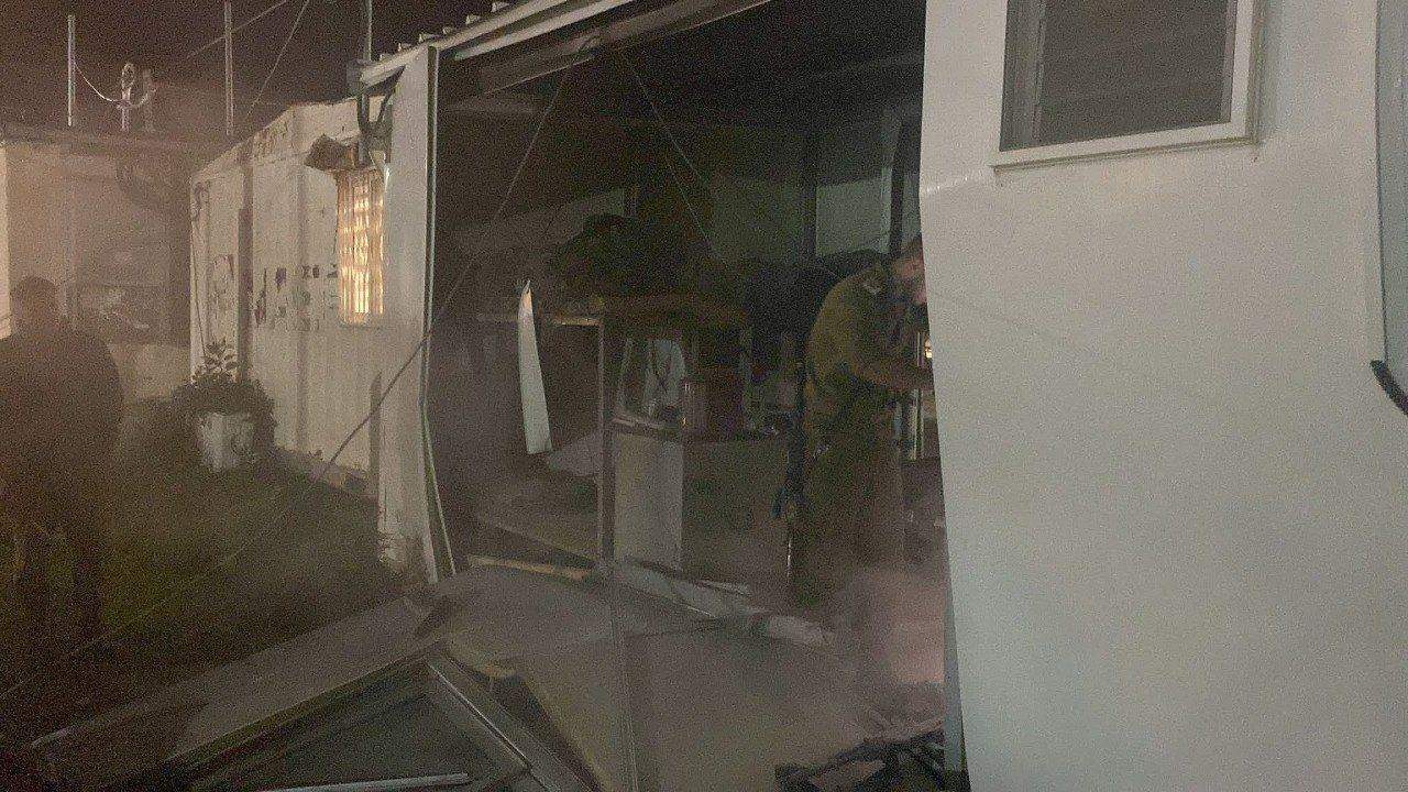 بالصورة - إنفجار داخل قاعدة عسكرية لجيش العدو الإسرائيلي في جنين 