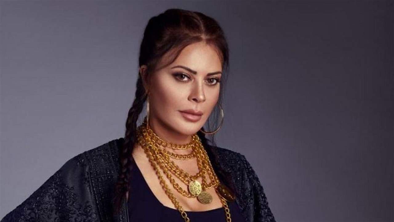 كارمن لبس عن سيرين عبد النور : لم ادس السم في العسل
