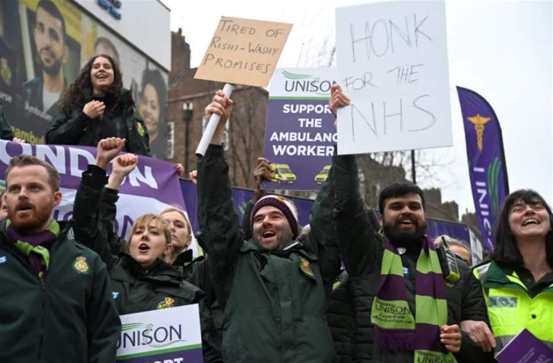 في خضم مفاوضات حكومية مستمرة مع النقابات.. موجة الإضرابات تتسع في بريطانيا وفرنسا