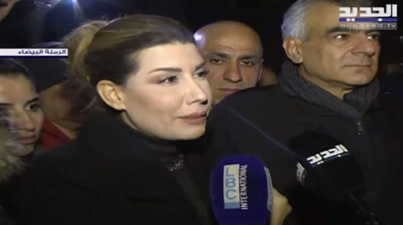 النائبة بولا يعقوبيان تشارك في الاعتصام امام مركز امن الدولة - الرملة البيضاء:  طريقة التصرف والخبث لا تليق بالقضاء ولا بالدولة ولا بالاجهزة الامنية ... للمتابعة مباشرة: 