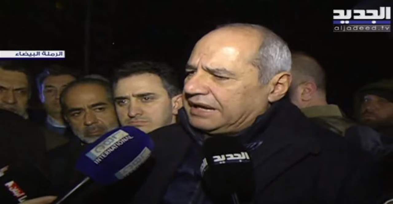 النائب ملحم خلف من امام مركز امن الدولة - الرملة البيضاء: بدولة القانون لا تنصب افخاخ للمواطنين  ونحن لا نقبل ان يكون هناك توقيف اعتباطي... للمتابعة :