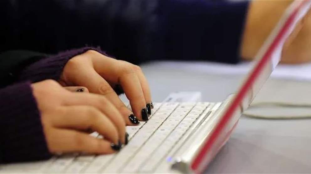 "حيلة شيطانية" تكشف الموظفة الغشاشة!