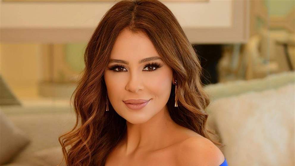 كارول سماحة للجمهور خلال حفلها في موسم الرياض: تحدوا البرد