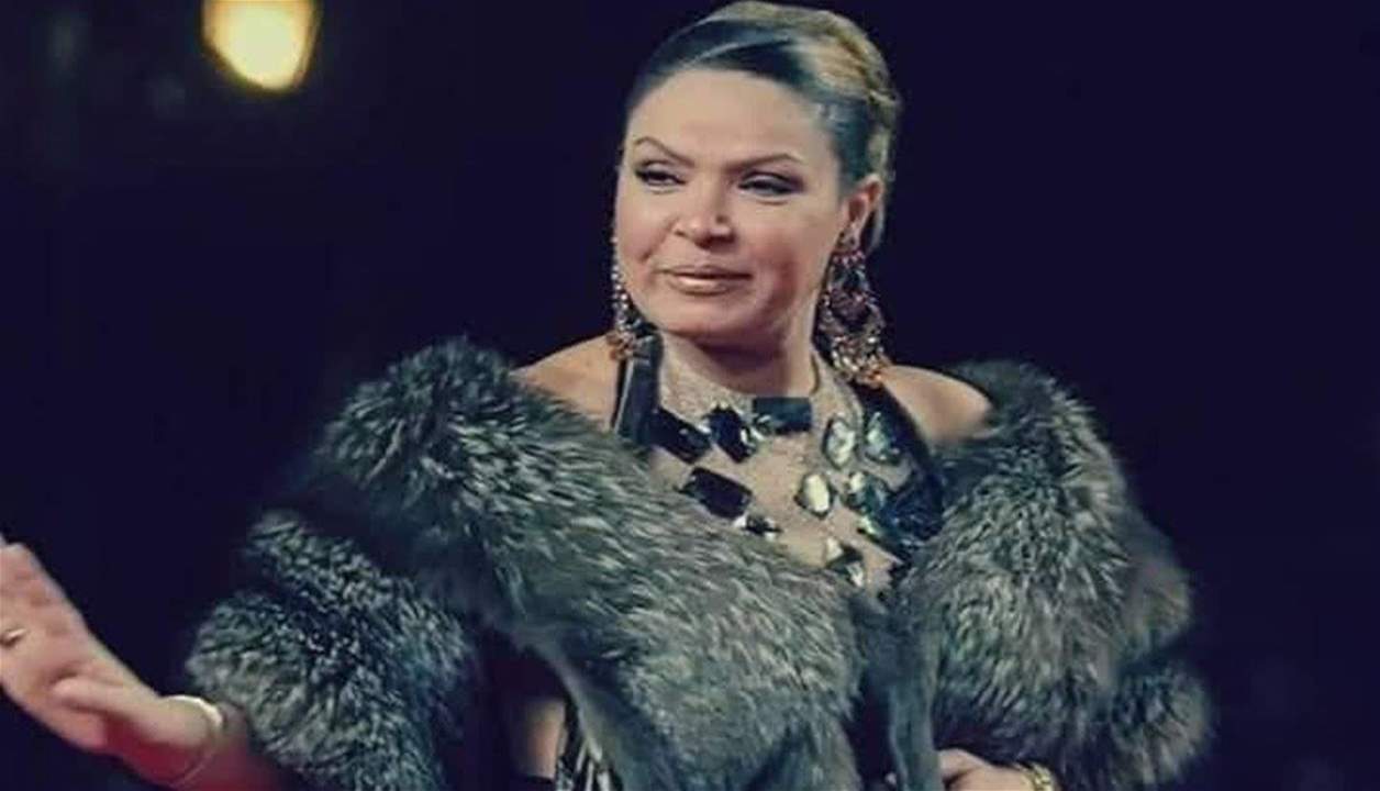 لوسي تتعرض بالضرب والشتائم لممثلة مصرية على المسرح 