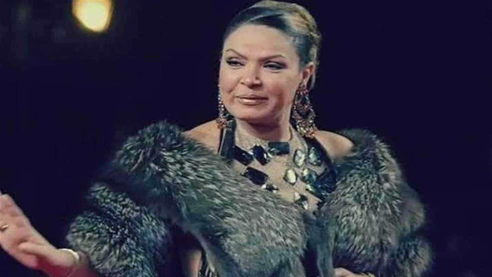 لوسي تتعرض بالضرب والشتائم لممثلة مصرية على المسرح 