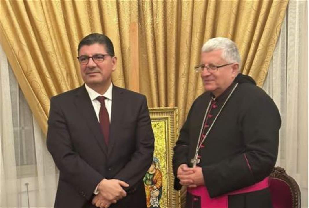بهاء الدين الحريري التقى في مدينة لارناكا القبرصية رئيس أساقفة أبرشية قبرص المارونية المطران سليم صفير وتاكيد ان لبنان بلد جامع للحضارات والأديان