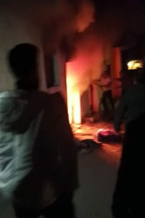 حريق في منزل تقطنه عائلة سورية في يانوح