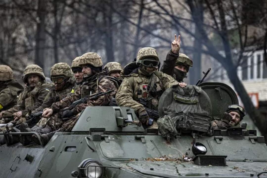 معارك في باخموت وسوليدار.. وموسكو: الصراع مع الغرب "أقرب إلى حرب حقيقية"!