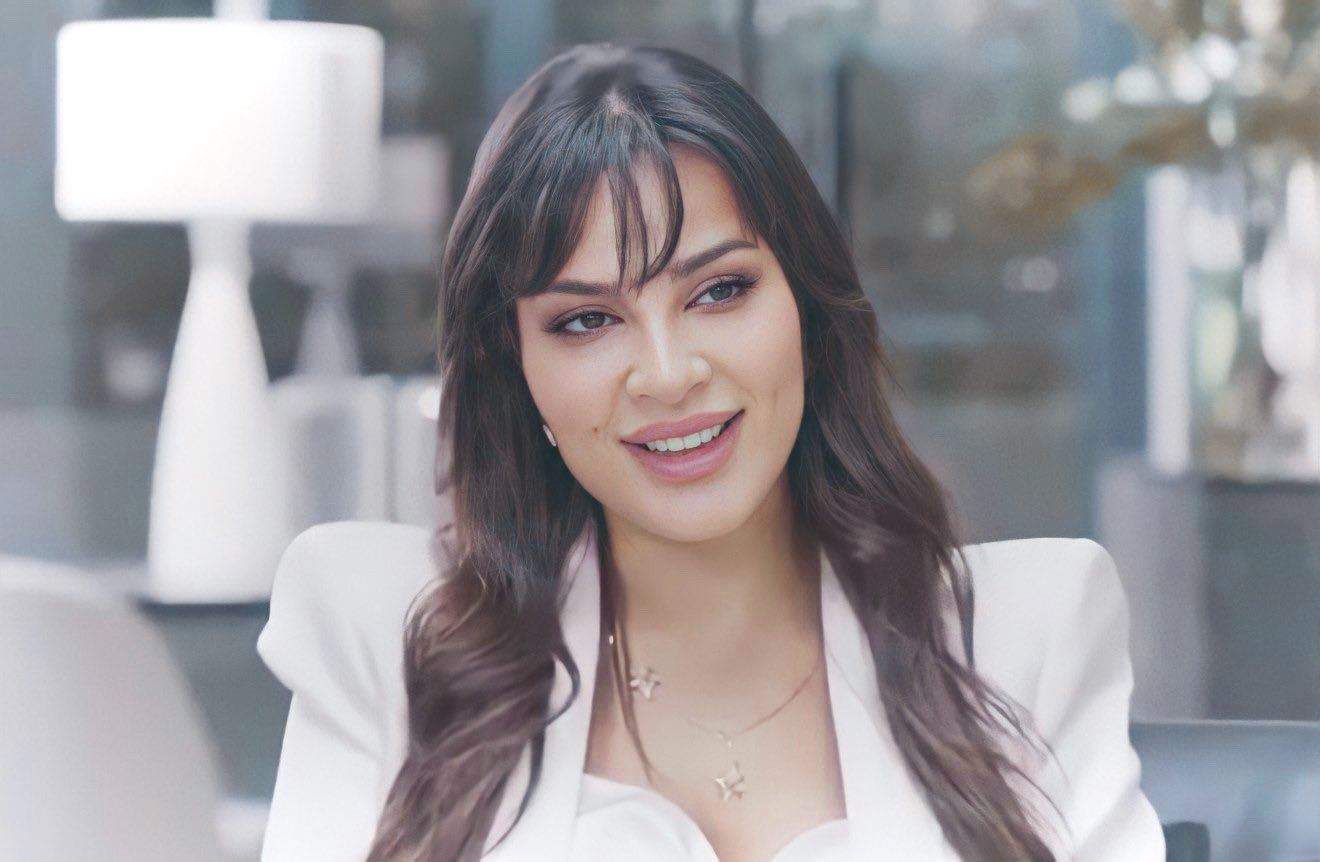 نادين نسيب نجيم تهاجم احد الصحفيين: خبيث و مصدّق حالك كمان