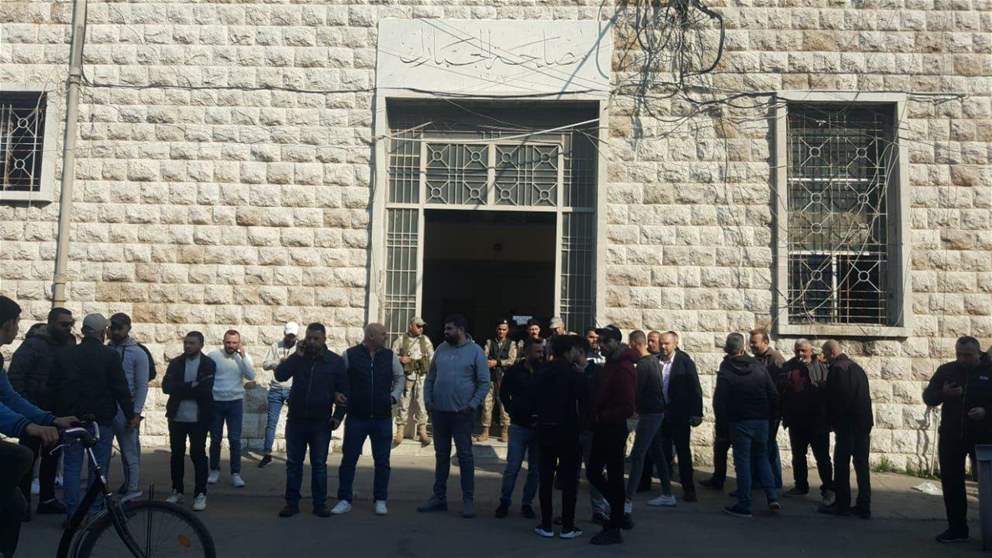 مراسل "الجديد": اعتصام أمام الدائرة الجمركية في طرابلس للافراج عن موقوفي تفجير مرفأ بيروت