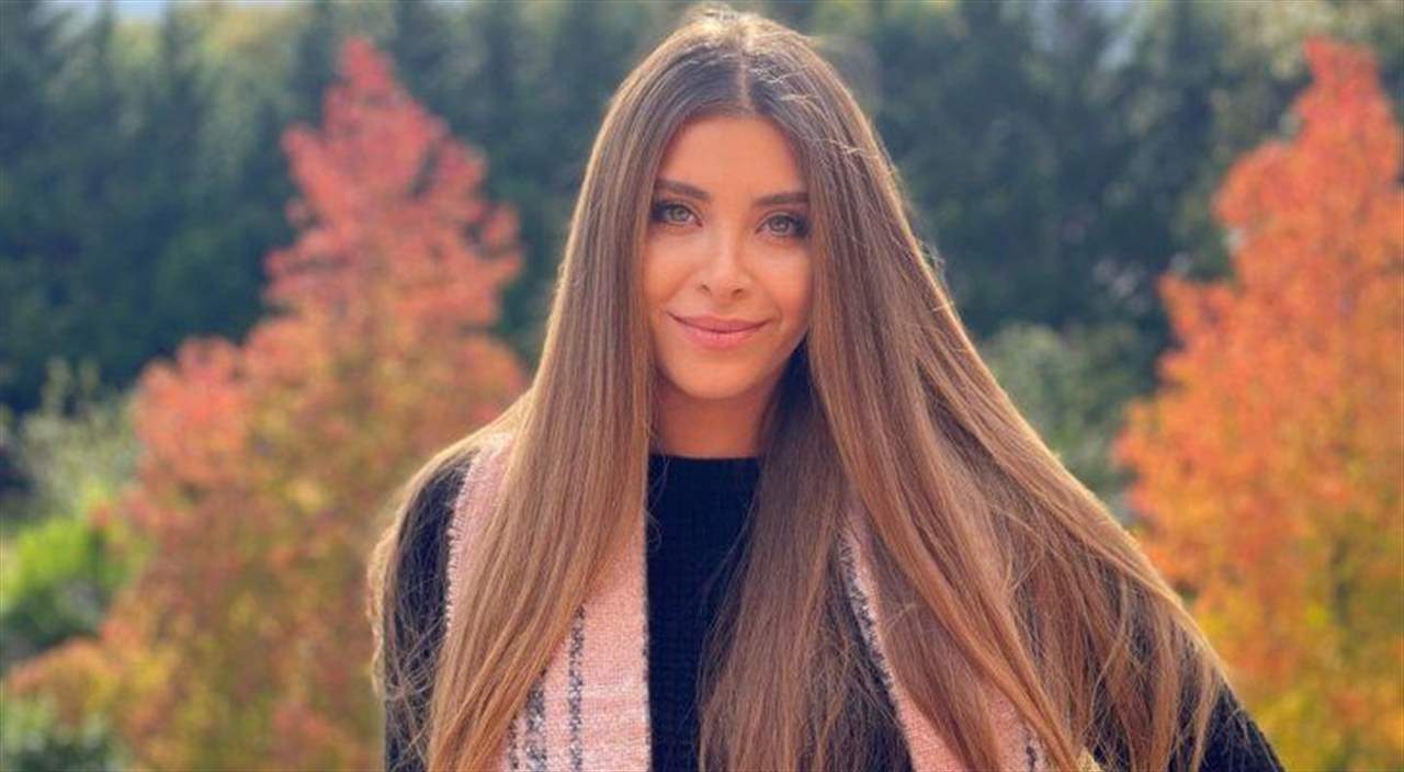 نور علي تطل بالحجاب من الحرم المكي .. والجمهور يعلق