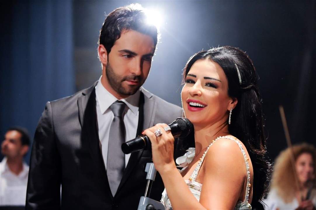 ماغي بو غصن تفاجئ كارلوس عازار احتفالا بـ عيد ميلاده 