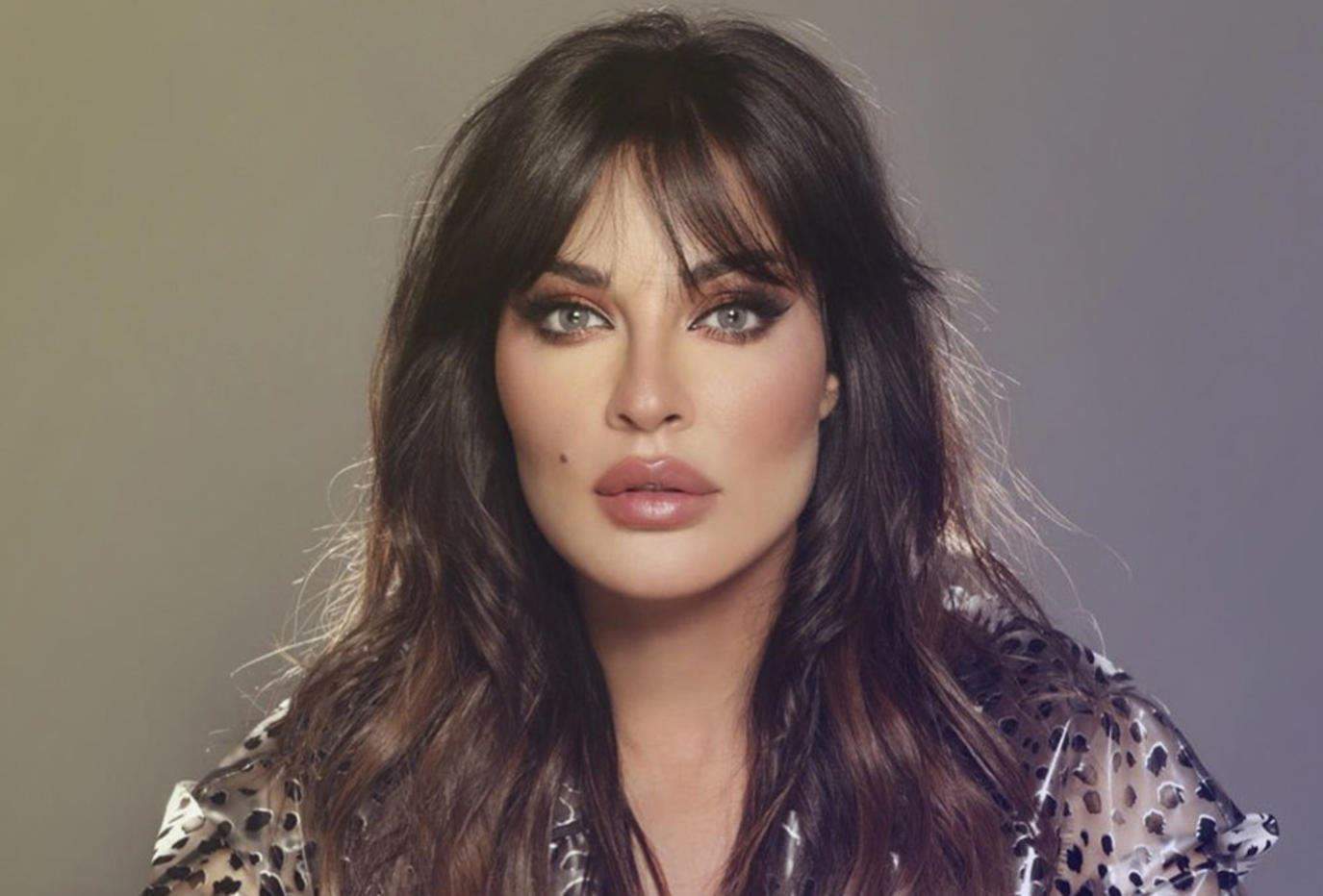 هذا ما حصل بين نادين نسيب نجيم وخطيبها في الطائرة المتجهة الى الرياض