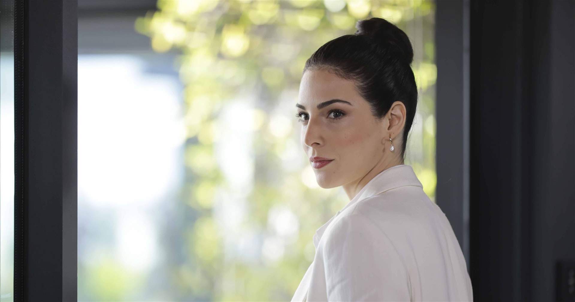 رزان جمال تبكي مباشرة على الهواء بسبب دورها في مسلسل "الثمن"