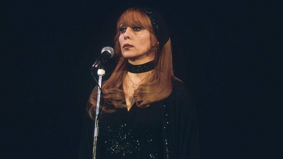 صورة نادرة للسيدة فيروز مع ابنها زياد الرحباني وهو رضيع