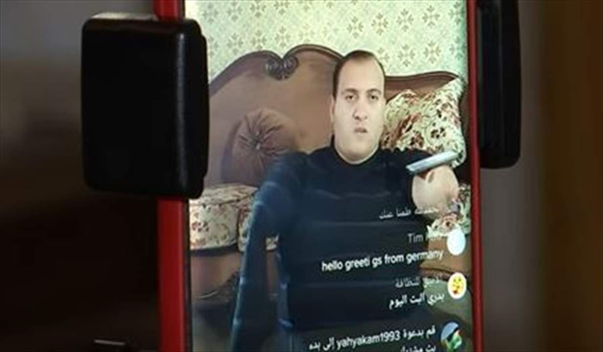 بالفيديو ـ شاب من غزة بنصف جسد يواجه الحياة بعزيمة لا تنكسر .. ويصبح ملهماً على مواقع التواصل 