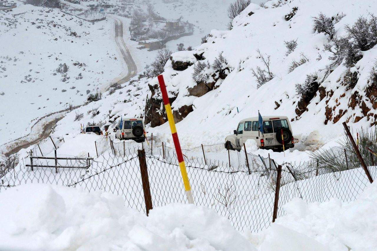 العاصفة "فرح" .. الثلوج تُكلل قمم جبل الشيخ ومرتفعات العرقوب وتعزل مواقع "دولية" 