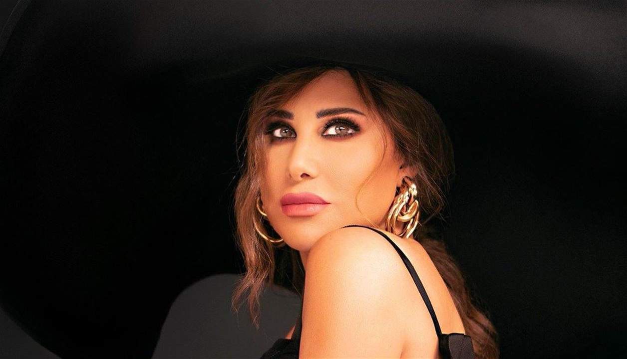 نجوى كرم لـ طلال مداح في ليلة صوت الارض: متأكدة عم تشوفنا من السما