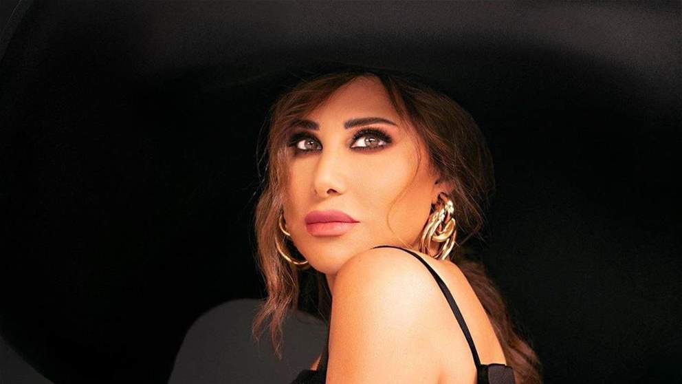 نجوى كرم لـ طلال مداح في ليلة صوت الارض: متأكدة عم تشوفنا من السما