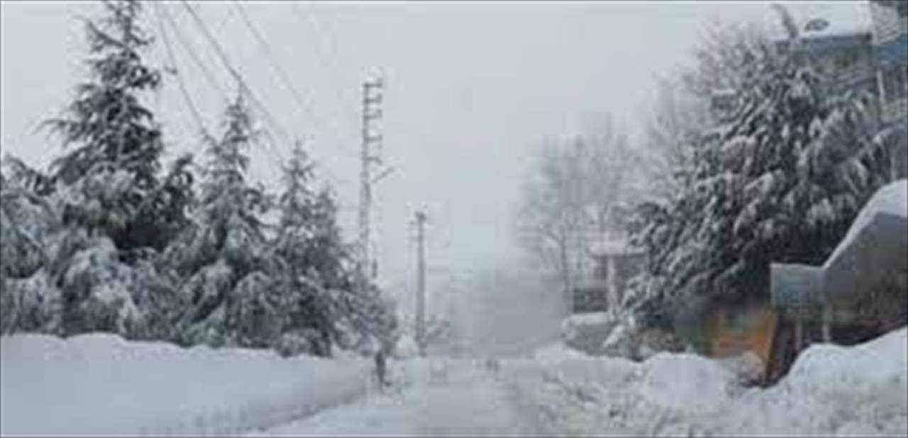 اليكم الطرقات الجبلية المقطوعة بسبب تراكم الثلوج .. للمتابعة :