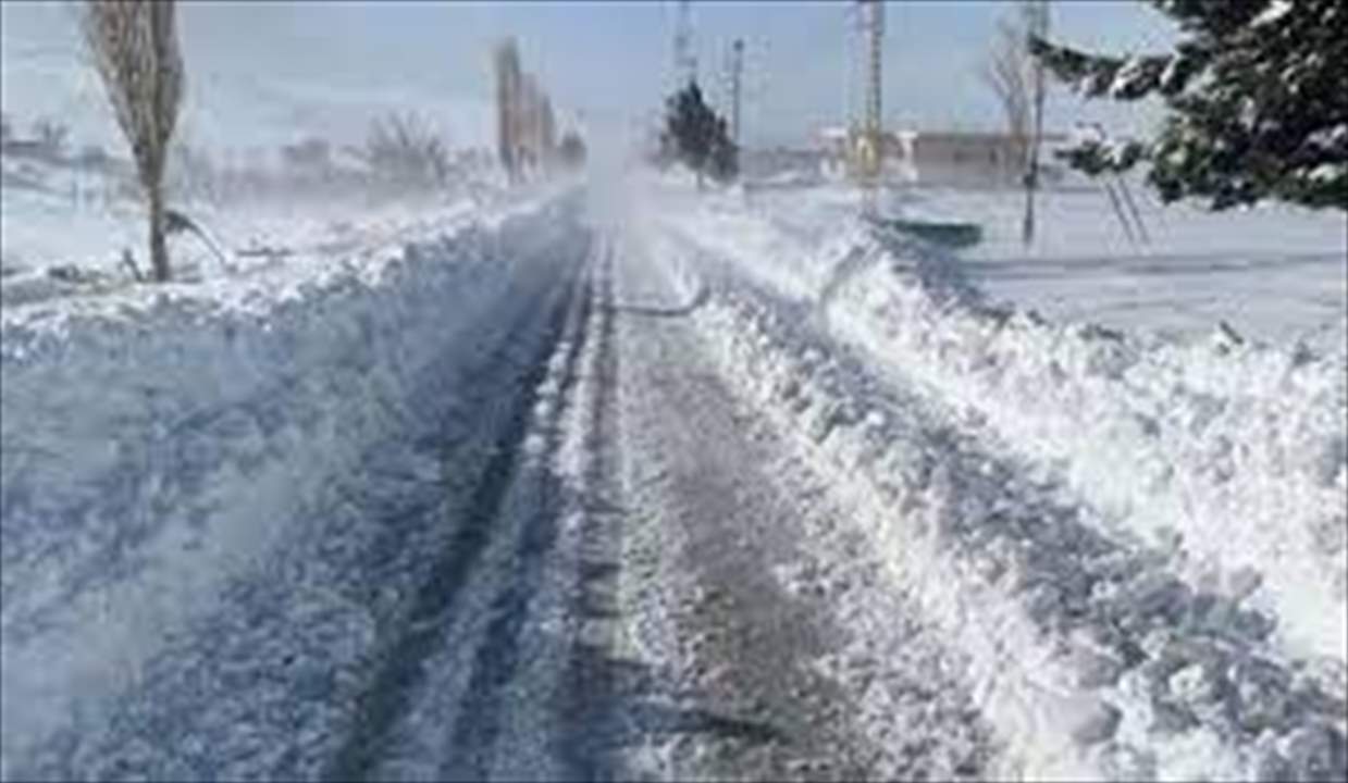 طرقات جبلية عدة مقطوعة بسبب تراكم الثلوج... للمتابعة: 