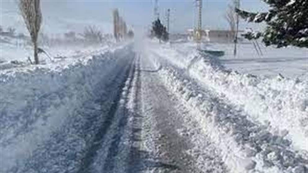 طرقات جبلية عدة مقطوعة بسبب تراكم الثلوج... للمتابعة: 