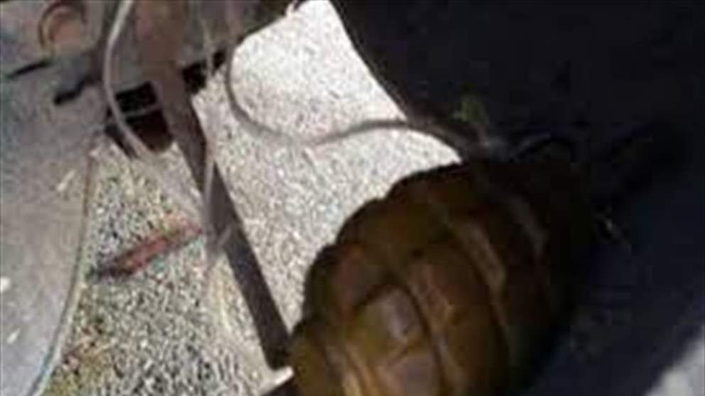 الوكالة الوطنية: العثور على قنبلة يدوية صالحة للتفجير  مربوطة بباب سيارة في جبشيت