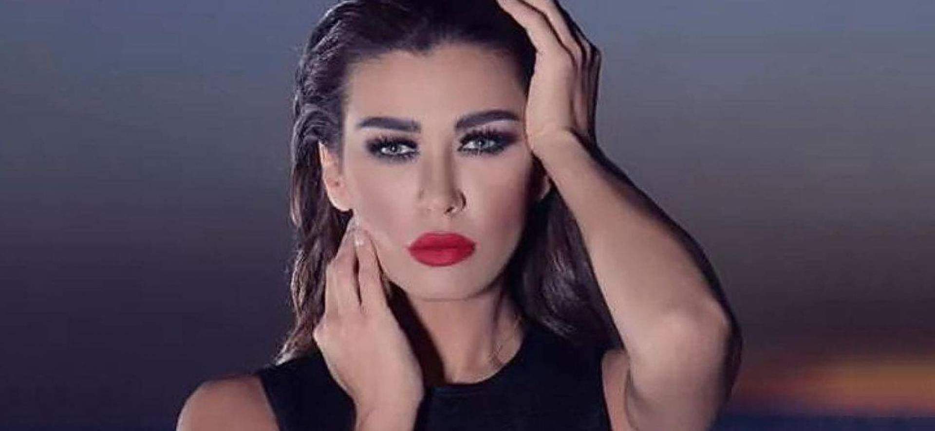 السيول تحتجز نادين الراسي وتمنعها من الوصول الى موقع التصوير