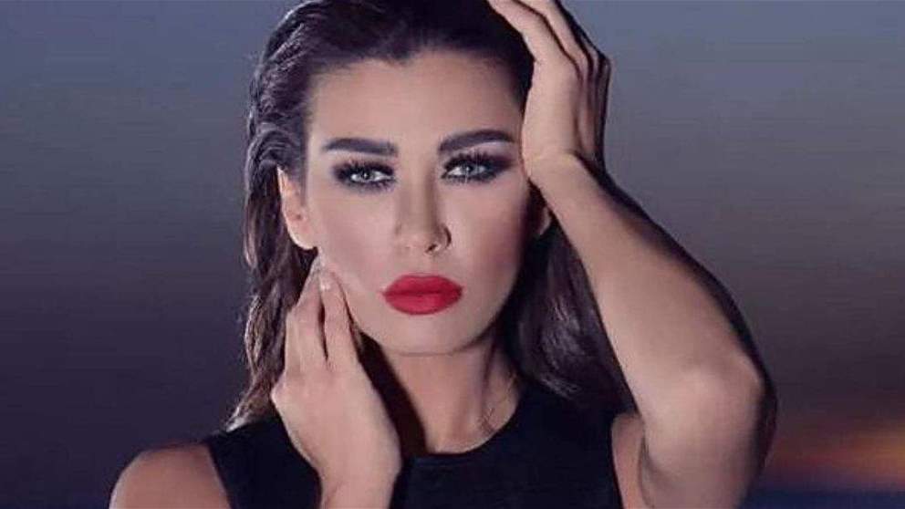 السيول تحتجز نادين الراسي وتمنعها من الوصول الى موقع التصوير