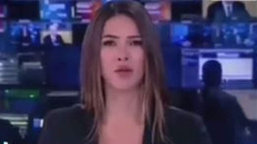 ردة فعل مذيعة تركية مباشرة على الهواء اثناء الزلزال تتصدر الترند