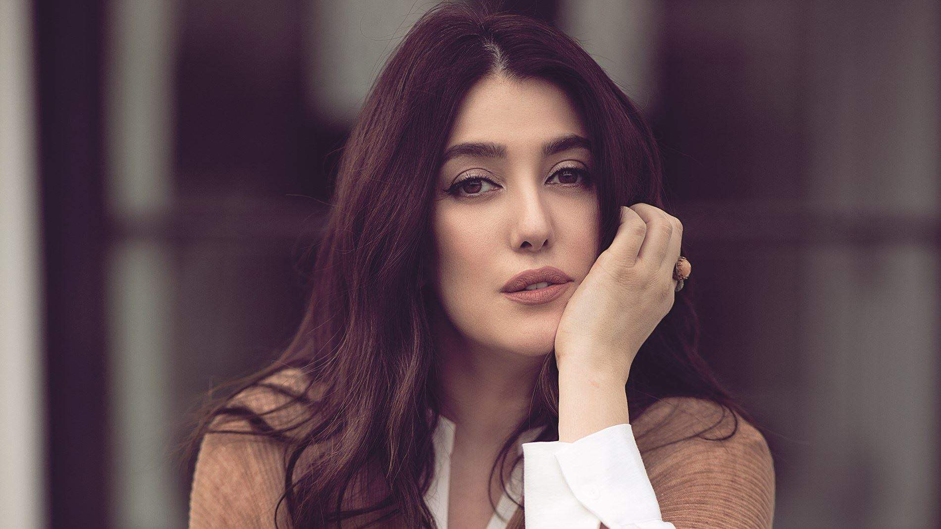 كندة علوش في مخيم الزعتري في الاردن لدعم اللاجئين