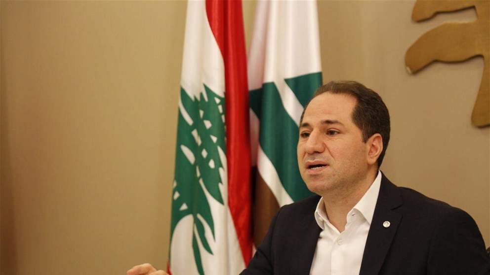  سامي الجميل: لن نسأل لماذا لا تتحرك النيابتان العامتان التمييزية والمالية تلقائياً بعدما بث التلفزيون الفرنسي وثائقياً فيه معلومات عن اعمال جرمية يقوم بها حزب الله! 