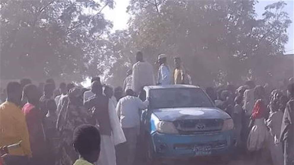 في السودان... جـــ  ثـة رجل معلقة بمروحة وزوجته وأبناؤه قتــ  لى تحت قدميه!