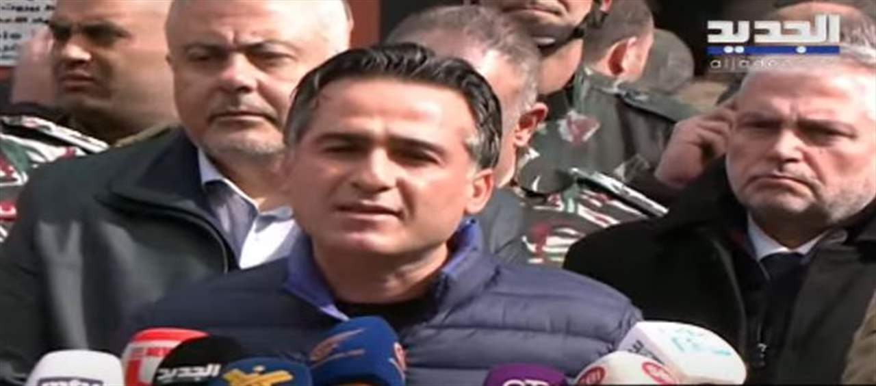 وزير الأشغال العامة والنقل في حكومة تصريف الاعمال علي حمية يستقبل فريق الانقاذ اللبناني الذي عاد من سوريا بعد انتهاء مهمته ... للمتابعة مباشرة: 