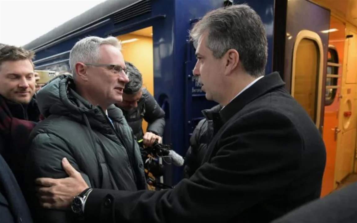 في أول زيارة رسمية منذ بدء العملية العسكرية.. كوهين من كييف: تل أبيب تقف إلى جانب أوكرانيا!