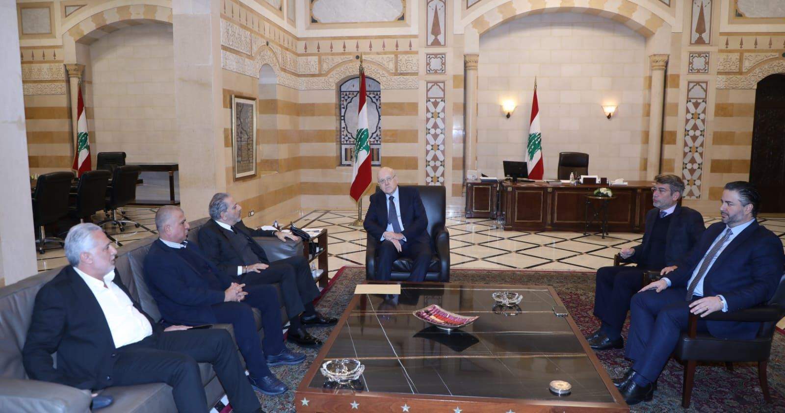 إجتماع حكومي في السرايا.. والتوصل إلى آلية لتسعير المحروقات "بالليرة"