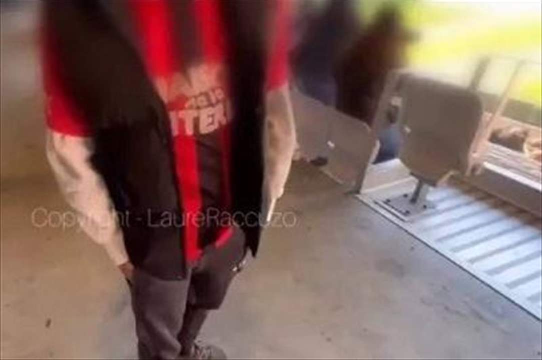 صوّروا فيلماً إباحياً في الملعب أثناء مباراة في الدوري !!