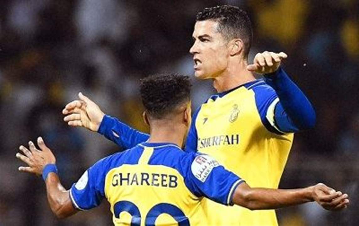 فيديو - مُشجّع متهوّر كاد أن يُصيب رونالدو