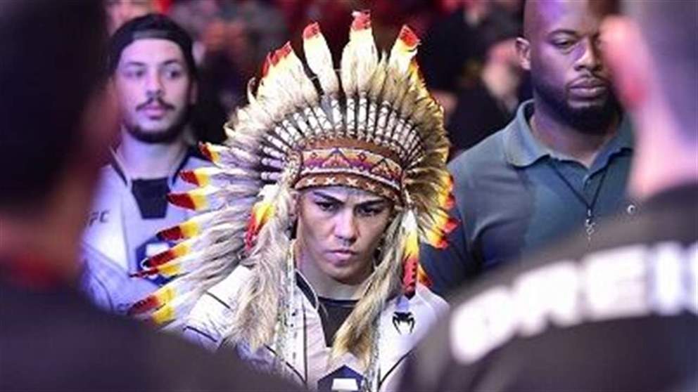 فيديو - خنقتها وأسقطتها في الجولة الثانية !